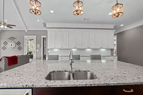 Kitchen - 628 Emerald Xing, Evans, GA 30809 photo 7 of 8