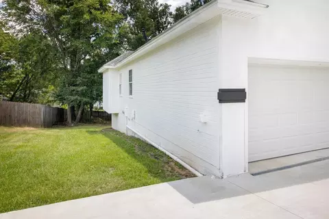 Exterior - 703 Low Meadow Dr, Evans, GA 30809 photo 6 of 15