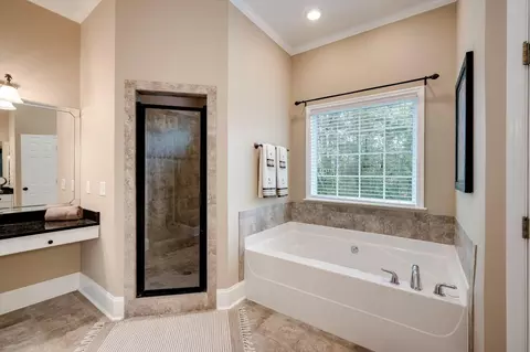 Bath - 1062 Emerald Pl, Evans, GA 30809 photo 2 of 7