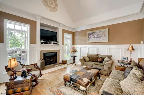 Living - 1062 Emerald Pl, Evans, GA 30809 photo 4 of 6