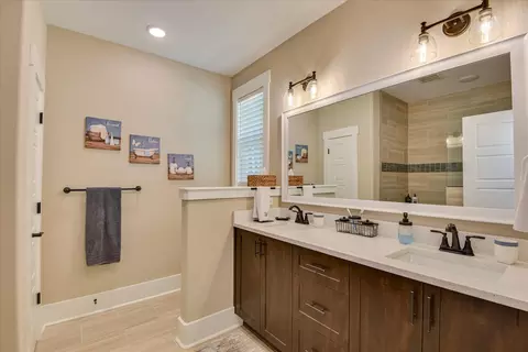 Bath - 295 Fairway Dr, Mccormick, SC 29835 photo 1 of 4