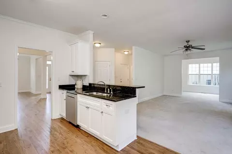 Living - 1142 Hunters Cv, Evans, GA 30809 photo 2 of 6