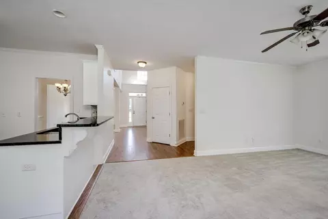 Living - 1142 Hunters Cv, Evans, GA 30809 photo 3 of 6
