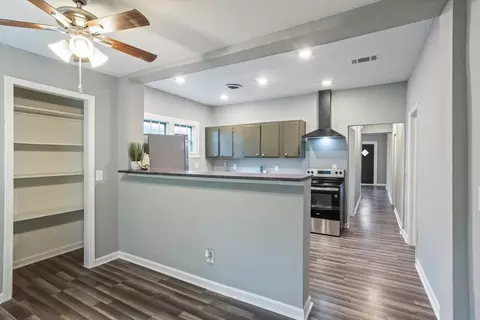 Entry Way - 1150 Roselle St, Augusta, GA 30901 photo 4 of 4