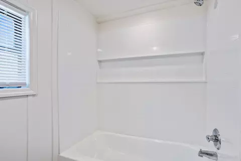 Bath - 1150 Roselle St, Augusta, GA 30901 photo 5 of 5