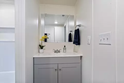 Bath - 1150 Roselle St, Augusta, GA 30901 photo 4 of 5