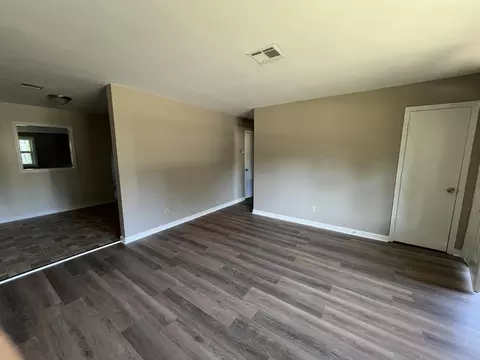 Living - 3487 Jonathan Cir, Augusta, GA 30906 photo 2 of 4