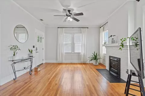 Living - 924 Beman St, Augusta, GA 30904 photo 2 of 5