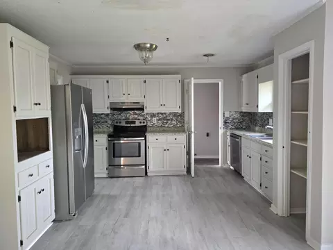 Kitchen - 361 Paces Ferry Rd, Martinez, GA 30907 photo 2 of 3