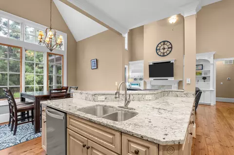 Kitchen - 1013 Emerald Pl, Evans, GA 30809 photo 6 of 8
