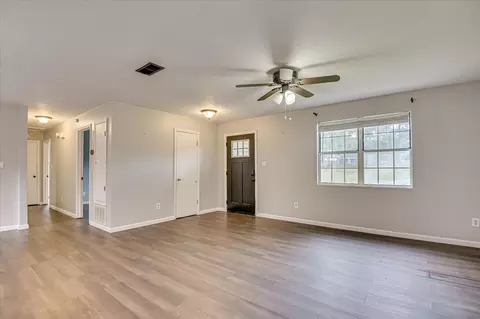 Living - 525 Pheasant Run Dr, Evans, GA 30809 photo 2 of 8