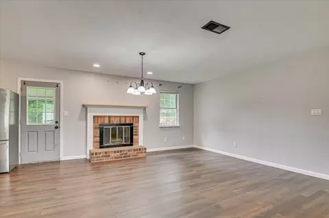Living - 525 Pheasant Run Dr, Evans, GA 30809 photo 5 of 8