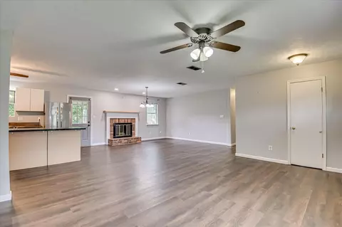 Living - 525 Pheasant Run Dr, Evans, GA 30809 photo 3 of 8