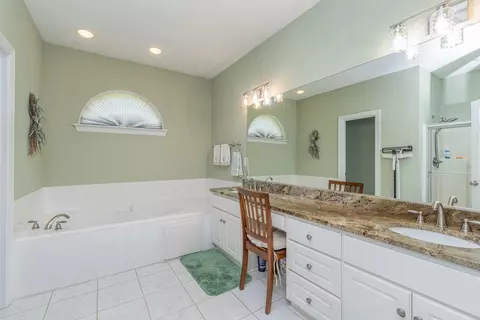 Bath - 917 Windmill Pkwy, Evans, GA 30809 photo 2 of 11