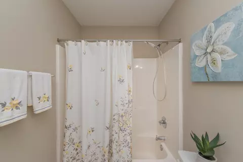 Bath - 917 Windmill Pkwy, Evans, GA 30809 photo 11 of 11