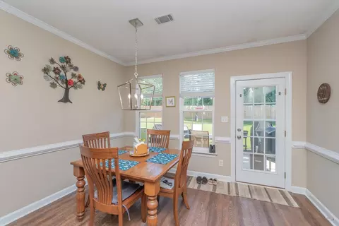 Dining - 917 Windmill Pkwy, Evans, GA 30809 photo 3 of 4
