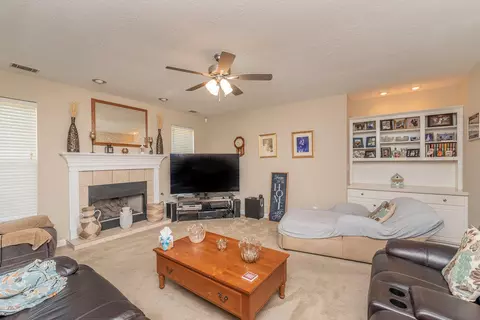 Living - 917 Windmill Pkwy, Evans, GA 30809 photo 1 of 3