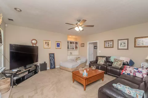 Living - 917 Windmill Pkwy, Evans, GA 30809 photo 2 of 3