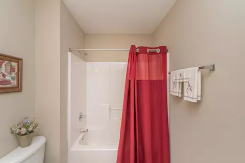 Bath - 917 Windmill Pkwy, Evans, GA 30809 photo 8 of 11