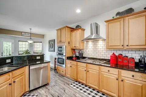 Kitchen - 3368 Sandhill Rd, Thomson, GA 30824 photo 3 of 4