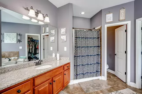 Bath - 3368 Sandhill Rd, Thomson, GA 30824 photo 2 of 4