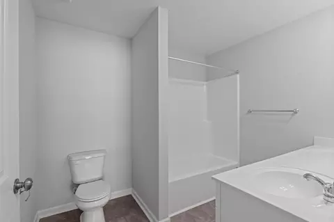 Bath - 1341 Elbron Dr, Augusta, GA 30909 photo 4 of 5