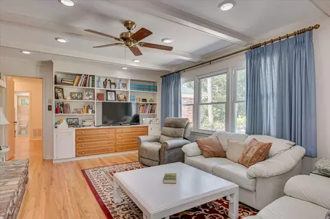 Living - 538 Regent Rd, Augusta, GA 30909 photo 2 of 11