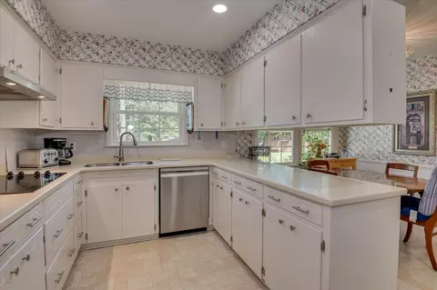 Kitchen - 538 Regent Rd, Augusta, GA 30909 photo 1 of 9