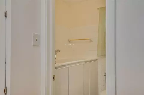 Bath - 538 Regent Rd, Augusta, GA 30909 photo 2 of 4
