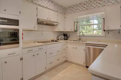 Kitchen - 538 Regent Rd, Augusta, GA 30909 photo 2 of 9