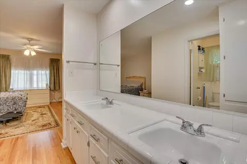 Bath - 538 Regent Rd, Augusta, GA 30909 photo 3 of 4