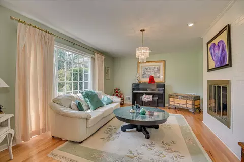 Living - 538 Regent Rd, Augusta, GA 30909 photo 7 of 11