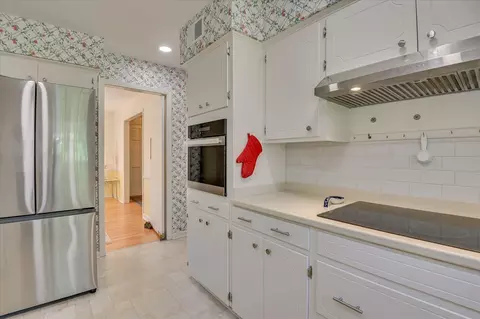 Kitchen - 538 Regent Rd, Augusta, GA 30909 photo 6 of 9