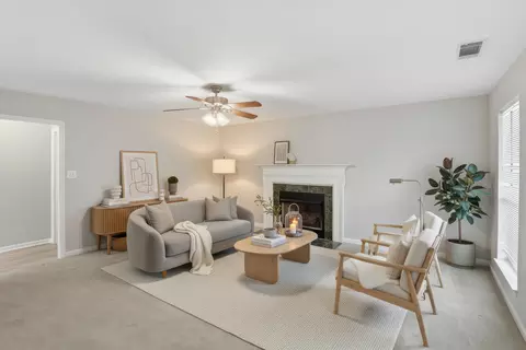 Living - 1077 Waltons Pass, Evans, GA 30809 photo 1 of 3