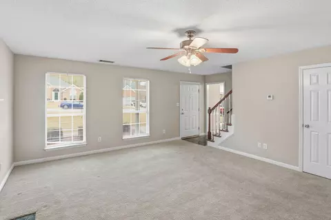 Living - 1077 Waltons Pass, Evans, GA 30809 photo 3 of 3