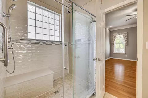 Bath - 422 Armstrong Way, Evans, GA 30809 photo 2 of 4