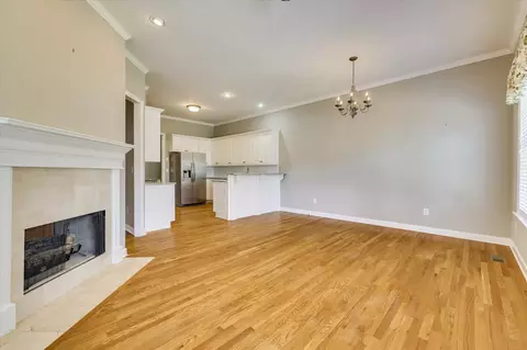 Living - 422 Armstrong Way, Evans, GA 30809 photo 6 of 8
