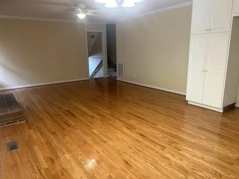 Living - 605 Regent Rd, Augusta, GA 30909 photo 3 of 4