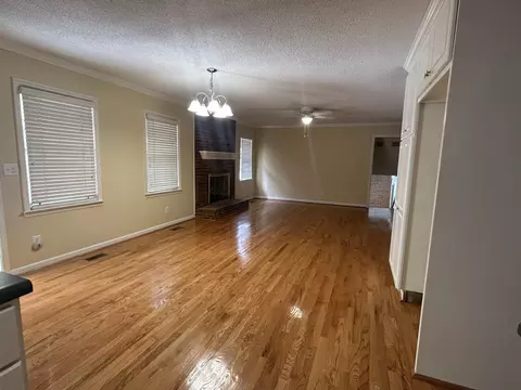 Living - 605 Regent Rd, Augusta, GA 30909 photo 2 of 4
