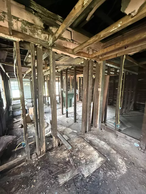 Entry Way - 1539 Chestnut St, Augusta, GA 30901 photo 3 of 5