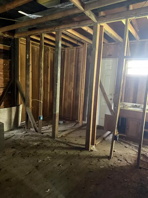 Bath - 1539 Chestnut St, Augusta, GA 30901 photo 4 of 4