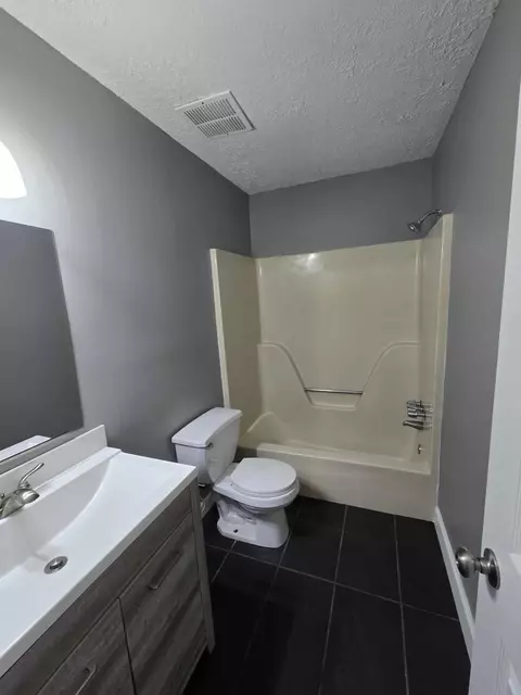 Bath - 4442 Roxbury Dr, Evans, GA 30809 photo 2 of 2