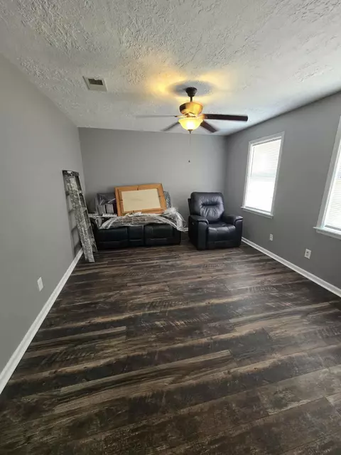 Living - 4442 Roxbury Dr, Evans, GA 30809 photo 2 of 2