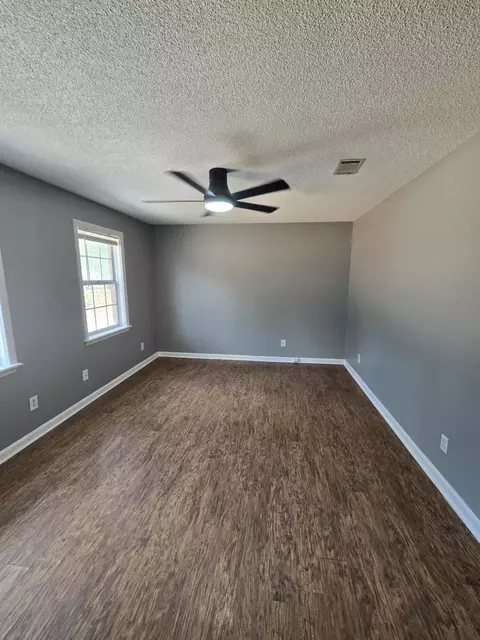 Living - 4442 Roxbury Dr, Evans, GA 30809 photo 1 of 2
