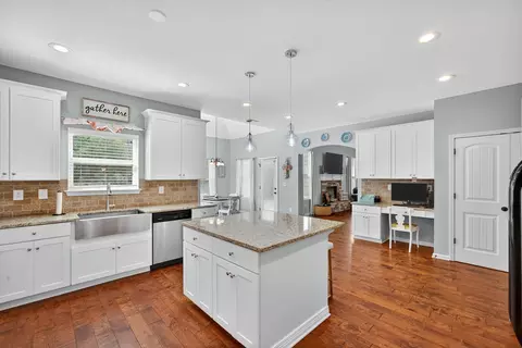 Kitchen - 157 Equinox Loop, Aiken, SC 29803 photo 3 of 4