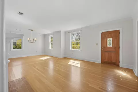 Living - 3013 Cardinal Dr, Augusta, GA 30909 photo 3 of 4