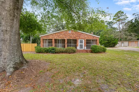 1135 N Masonic St, Millen, GA 30442