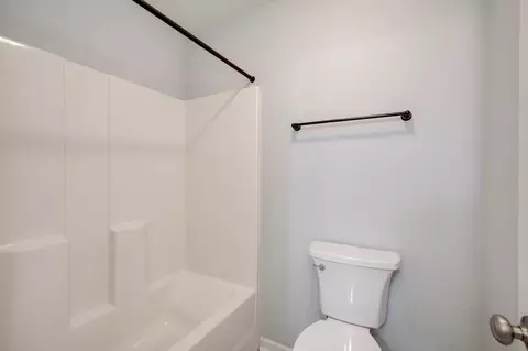 Bath - 5435 Copse Dr, Augusta, GA 30909 photo 5 of 5