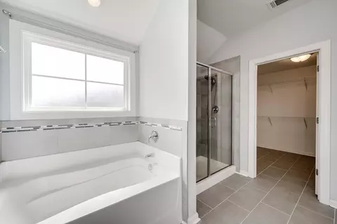 Bath - 5435 Copse Dr, Augusta, GA 30909 photo 3 of 5