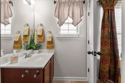 Bath - 4829 Apple Ct, Augusta, GA 30909 photo 6 of 6